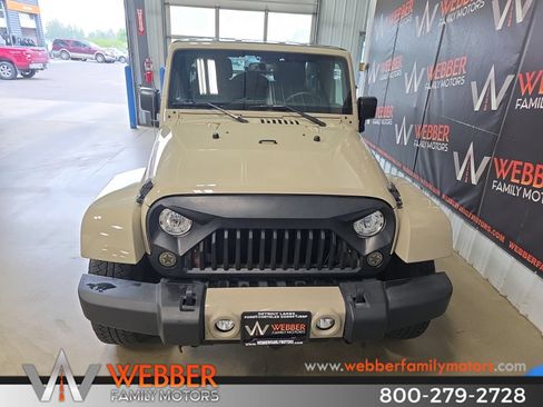 Used 2017 Jeep Wrangler Unlimited Sahara w/ Trailer Tow Group AWD/4WD image 3