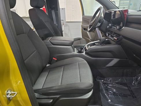 Used 2023 Chevrolet Colorado Trail Boss w/ Technology Package image 14