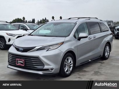 Certified 2022 Toyota Sienna Limited