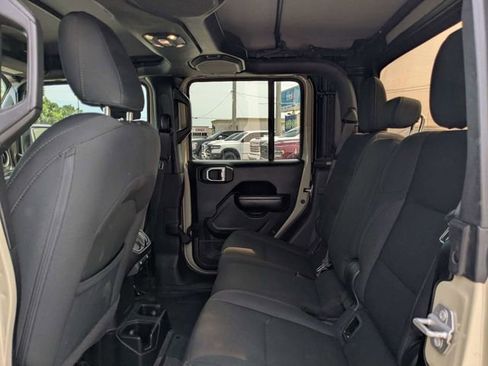 Used 2020 Jeep Gladiator Sport w/ Quick Order Package 24S AWD/4WD image 13