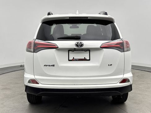 Used 2017 Toyota RAV4 LE FWD image 6
