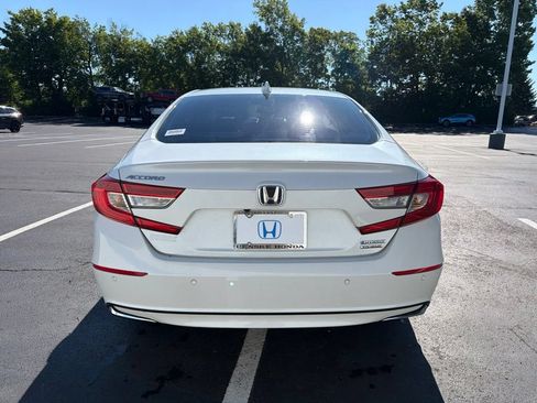 Certified 2022 Honda Accord Touring image 4