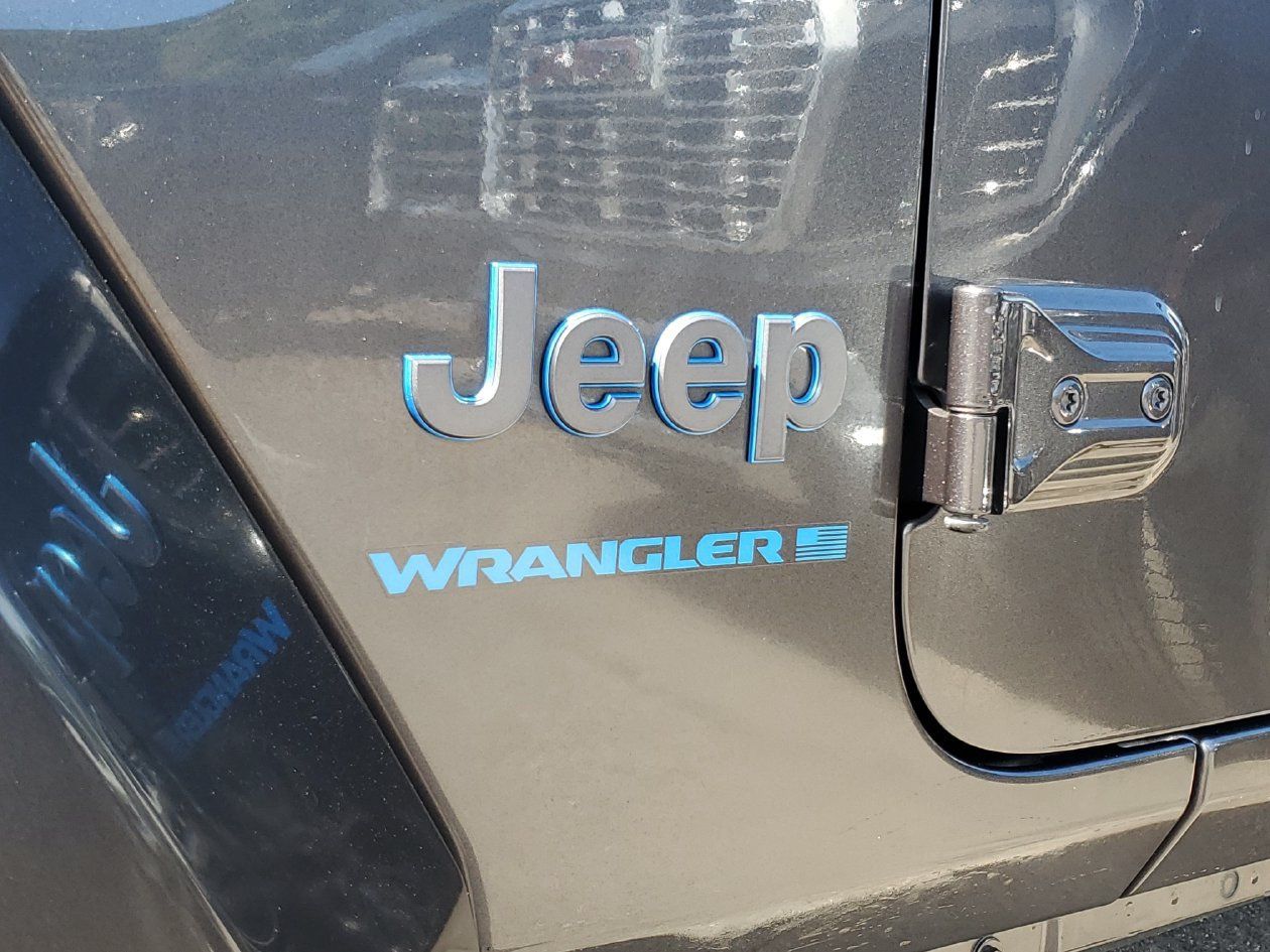 Used 2024 Jeep Wrangler Unlimited AWD/4WD image 6
