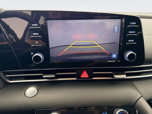 Used 2022 Hyundai Elantra SEL w/ Convenience Package image 16