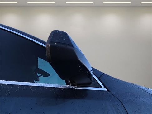 Used 2019 GMC Acadia SLE image 16