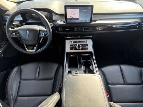 Used 2023 Lincoln Aviator AWD w/ Premium Package image 11