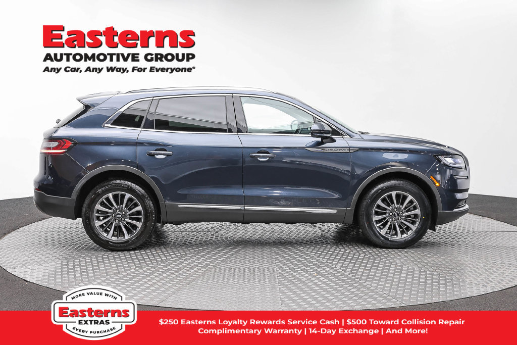 Used 2023 Lincoln Nautilus AWD image 5