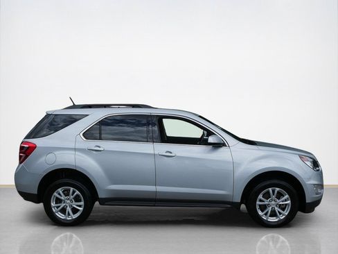 Used 2017 Chevrolet Equinox LT w/ Convenience Package AWD/4WD image 2