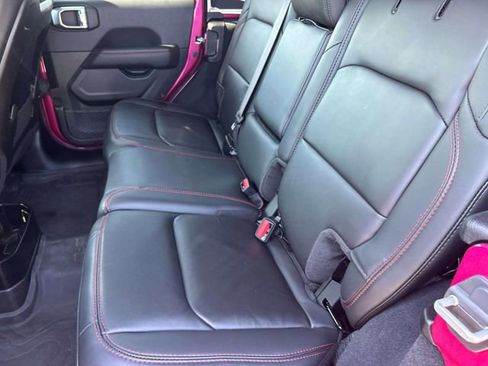 Used 2024 Jeep Wrangler Unlimited Rubicon AWD/4WD image 20