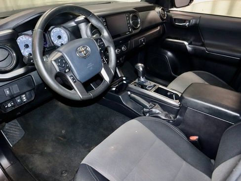 Used 2020 Toyota Tacoma TRD Off-Road w/ Technology Package image 24