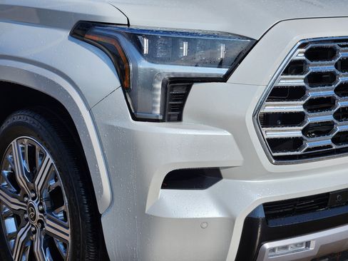 Used 2024 Toyota Sequoia Capstone image 6