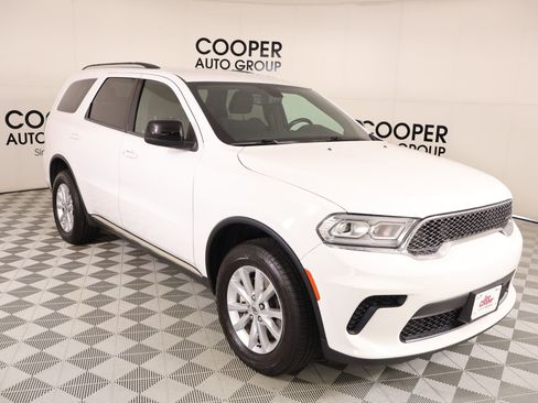 Used 2023 Dodge Durango SXT AWD/4WD image 1