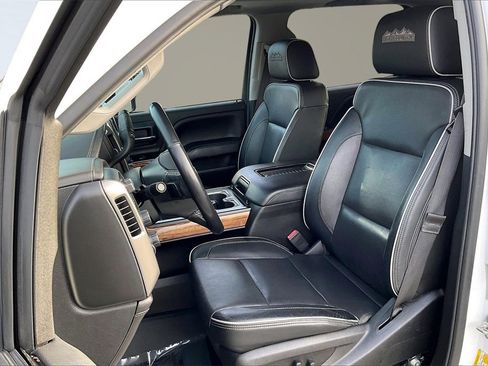 Used 2019 Chevrolet Silverado 3500 High Country w/ Duramax Plus Package image 26