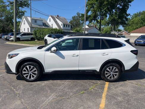 Used 2022 Subaru Outback Premium image 8
