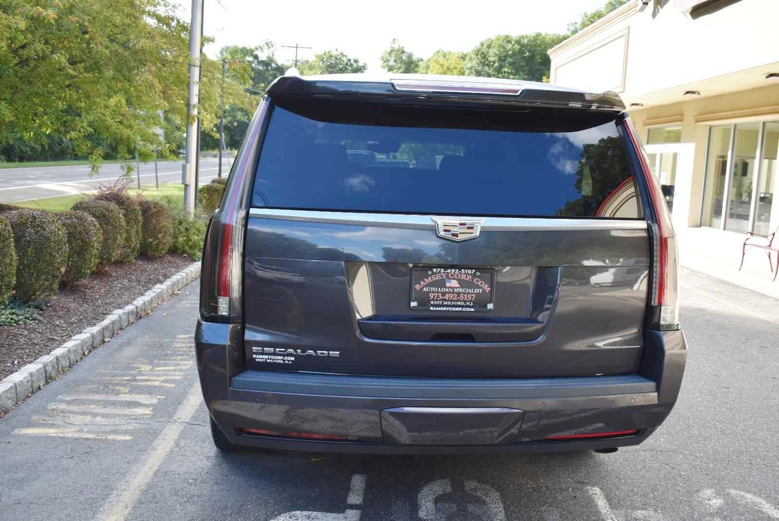 Used 2016 Cadillac Escalade ESV Premium AWD/4WD image 5