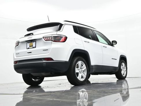 Used 2022 Jeep Compass Latitude AWD/4WD image 21
