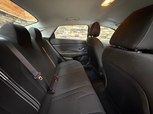 Certified 2023 Hyundai Elantra SEL w/ Preferred Accessory Package image 28