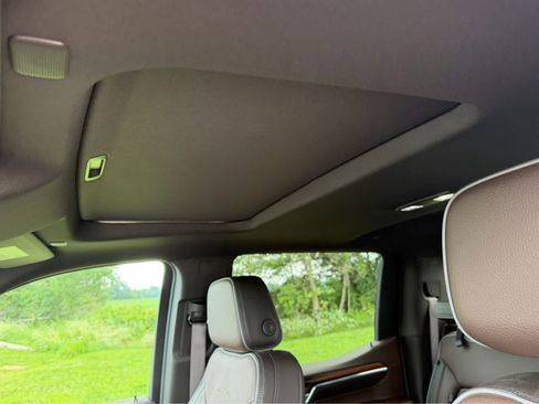 Used 2024 GMC Sierra 1500 Denali w/ Denali Reserve Package AWD/4WD image 27