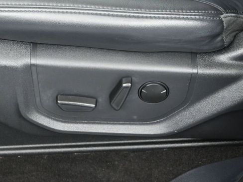 Used 2023 Ford Expedition XLT image 11