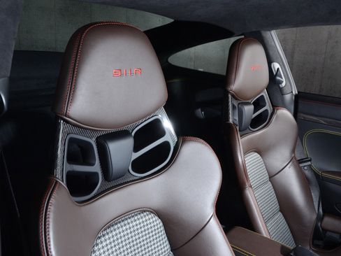 Used 2016 Porsche 911 R image 22