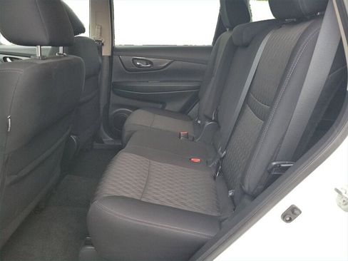 Used 2019 Nissan Rogue SV AWD/4WD image 11
