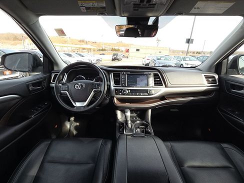 Used 2019 Toyota Highlander Limited Platinum image 30
