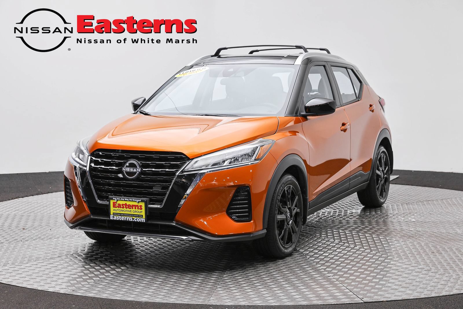 Used 2024 Nissan Kicks SV w/ Exterior Package FWD image 1