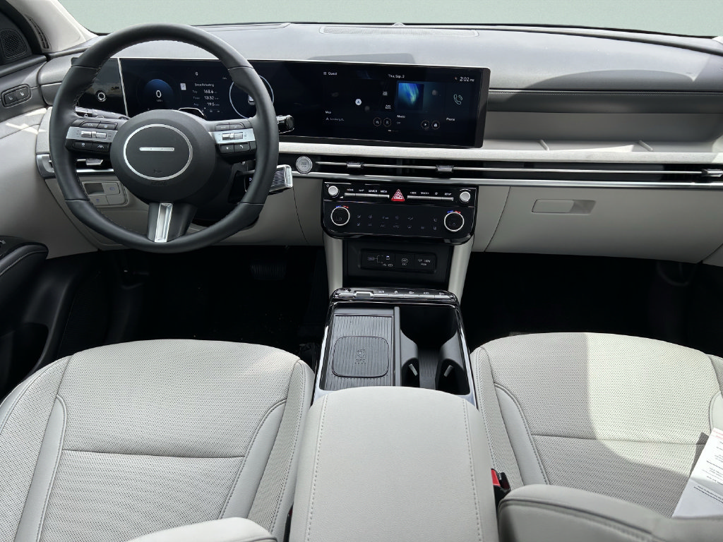 Certified 2025 Hyundai Tucson Limited AWD/4WD image 18