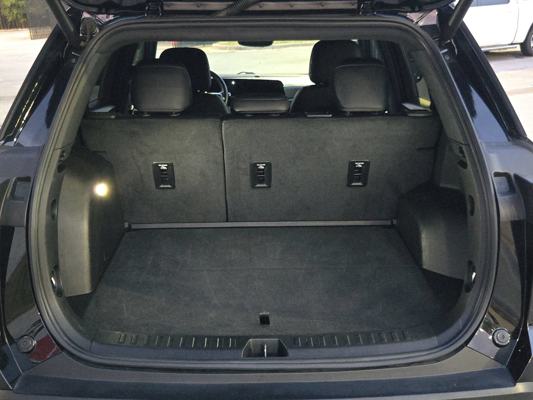 Used 2025 Chevrolet Equinox LT w/ Convenience Package II FWD image 18