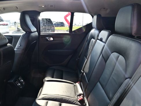 Used 2023 Volvo XC40 B5 Plus w/ Driver Assist Package AWD/4WD image 11