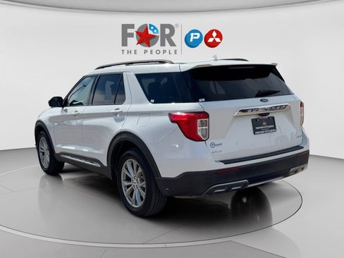 Used 2021 Ford Explorer XLT w/ Equipment Group 202A image 3