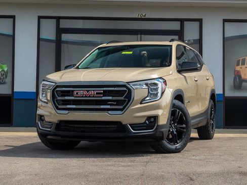 Used 2022 GMC Terrain AT4 image 11