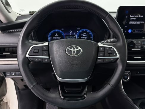 Used 2024 Toyota Grand Highlander AWD image 4