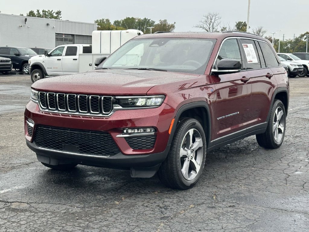 Used 2023 Jeep Grand Cherokee 4WD 4xe image 7