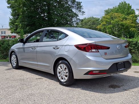 Used 2020 Hyundai Elantra SE FWD image 5