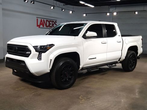Certified 2025 Toyota Tacoma SR5 RWD image 3