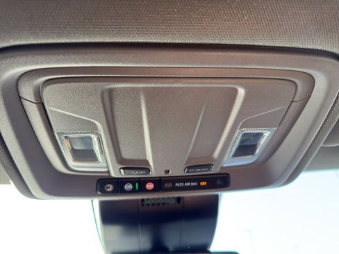 Used 2022 Chevrolet Silverado 1500 LT image 24