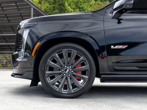 Used 2026 Cadillac Escalade V AWD/4WD image 13