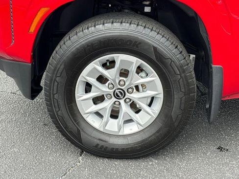 Used 2024 Nissan Frontier SV w/ Technology Package RWD image 12