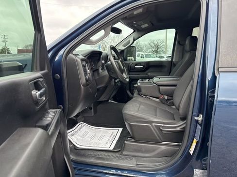 Used 2022 Chevrolet Silverado 2500 Custom w/ Custom Convenience Package image 9