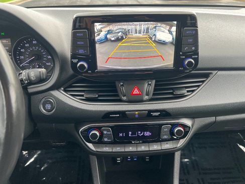 Used 2018 Hyundai Elantra GT w/ Style Package 02 FWD image 34