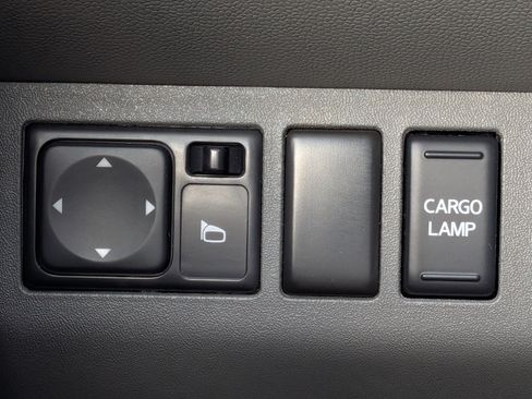 Used 2019 Nissan Frontier SL RWD image 24