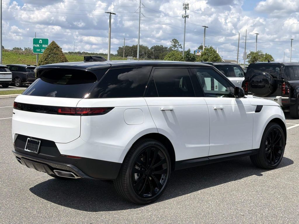 New 2026 Land Rover Range Rover Sport SE AWD/4WD image 5
