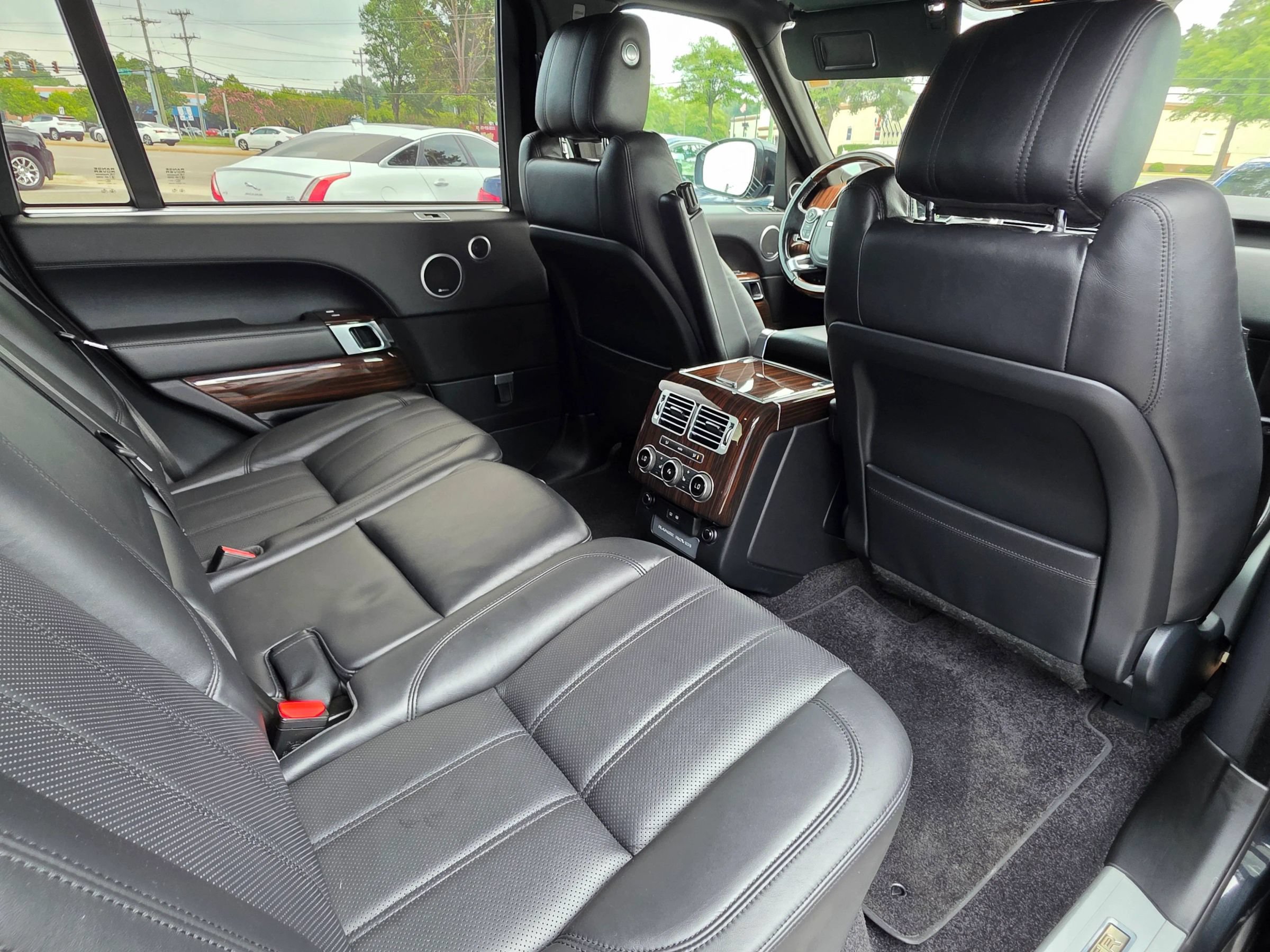 Used 2017 Land Rover Range Rover Long Wheelbase Supercharged AWD/4WD image 28