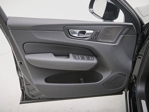 New 2026 Volvo XC60 B5 Ultra w/ Protection Package Premier image 10