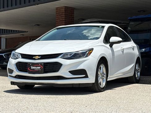 Used 2017 Chevrolet Cruze LT FWD image 3