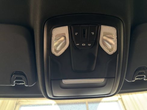 Used 2022 RAM 4500 Tradesman w/ Chrome Appearance Group AWD/4WD image 31