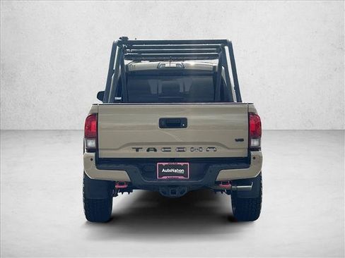 Used 2018 Toyota Tacoma TRD Off-Road w/ Technology Package RWD image 6