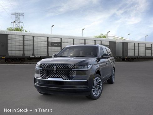 New 2026 Lincoln Navigator L Reserve AWD/4WD image 2