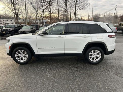 Certified 2022 Jeep Grand Cherokee Limited image 5